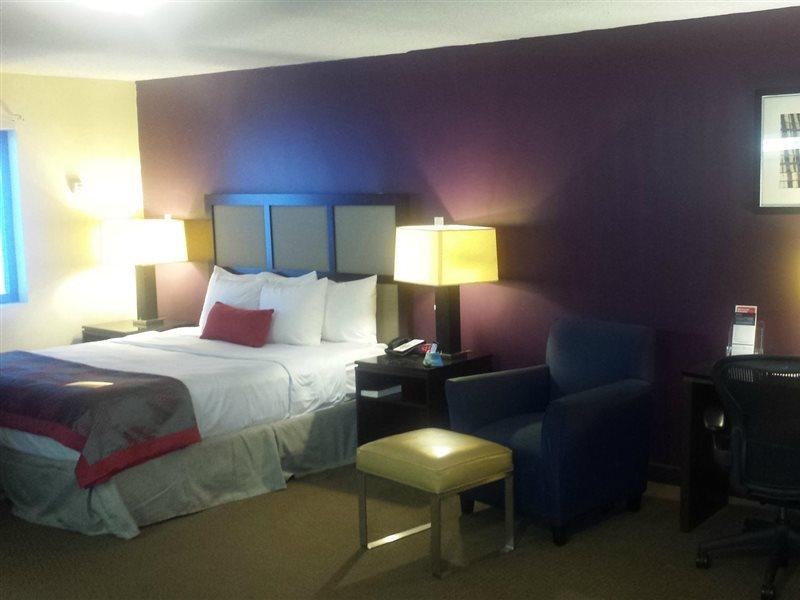Hotel Ramada By Wyndham Rockaway Extérieur photo