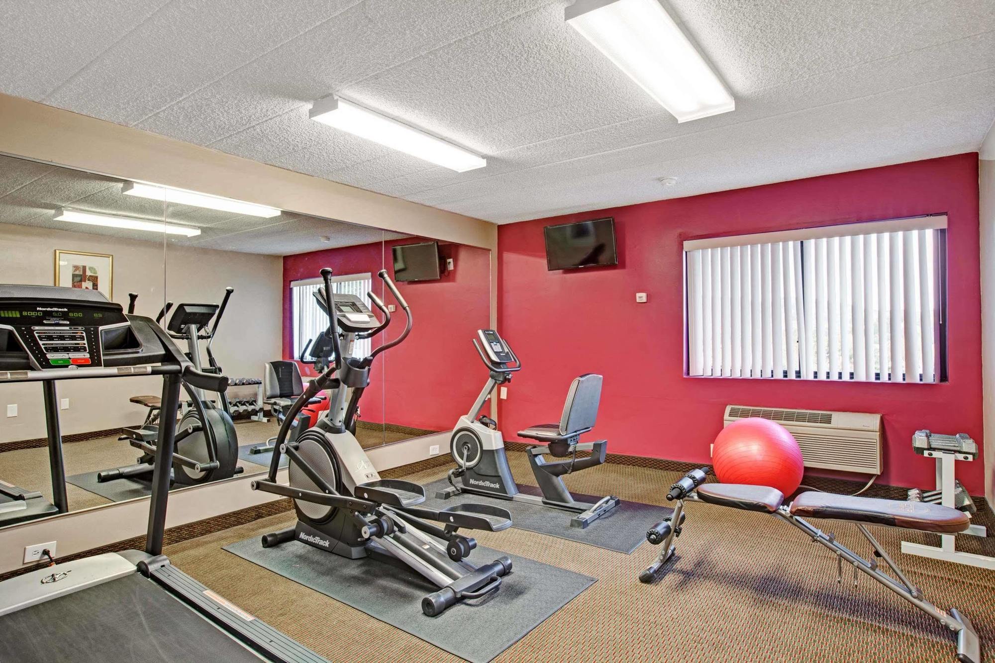 Hotel Ramada By Wyndham Rockaway Extérieur photo