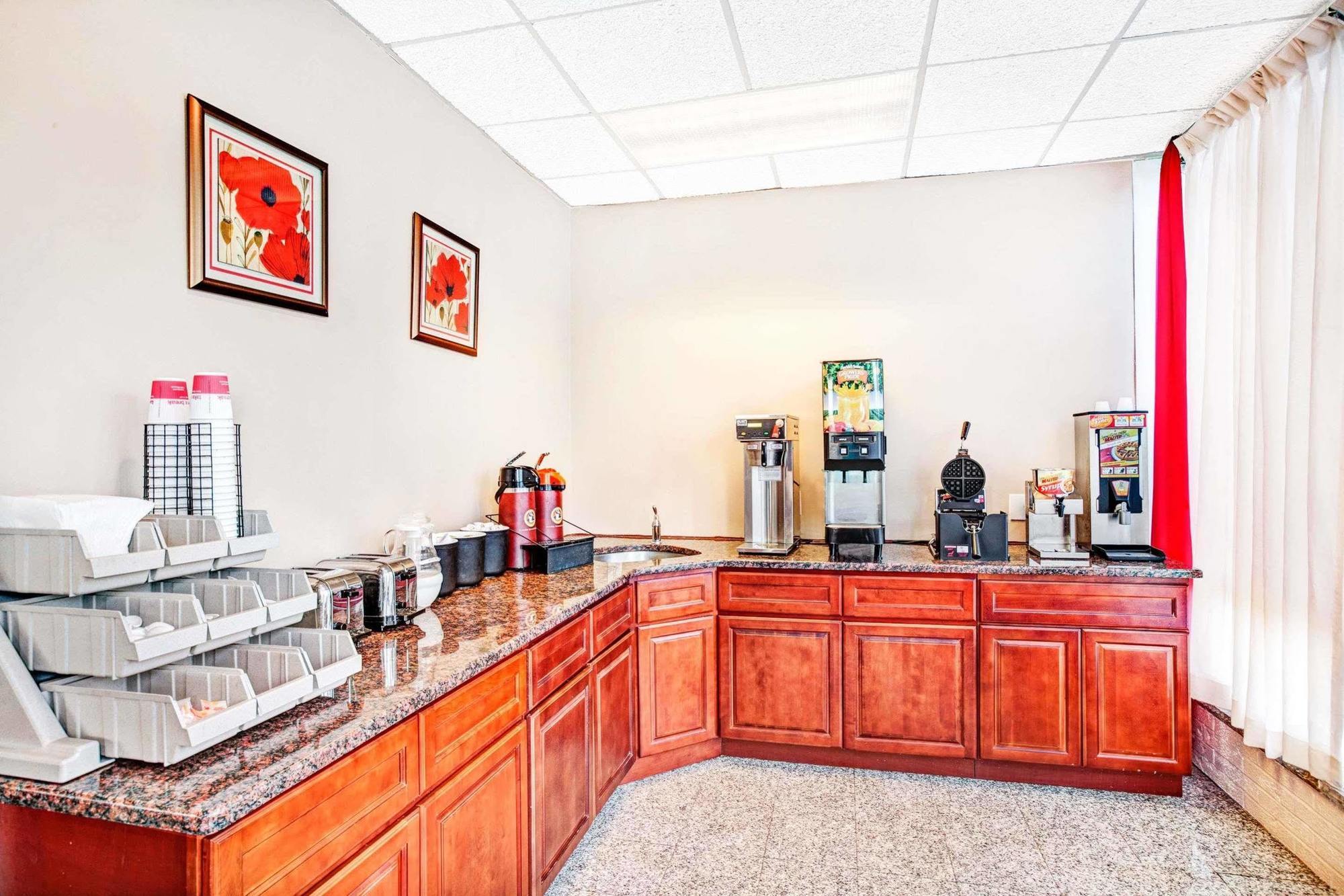 Hotel Ramada By Wyndham Rockaway Extérieur photo